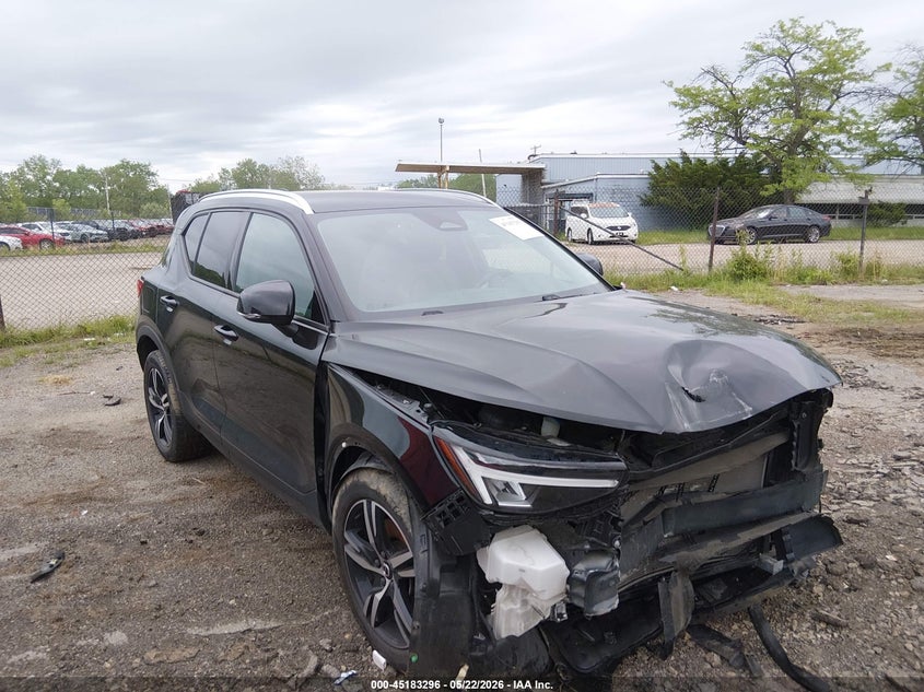 Vin: yv4l12uv2p2914743, lot: 45681008, volvo xc40 b5 core 20231