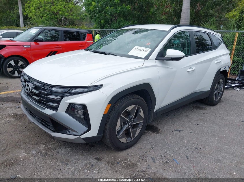 2025 HYUNDAI TUCSON auction photo 2
