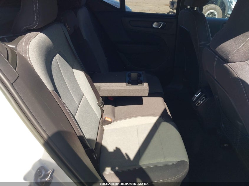 2023 Volvo Xc40 B5 Core VIN: YV4L12UK1P2967889 Lot: 45183382