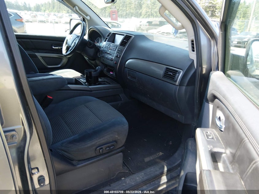2015 NISSAN ARMADA auction photo 5