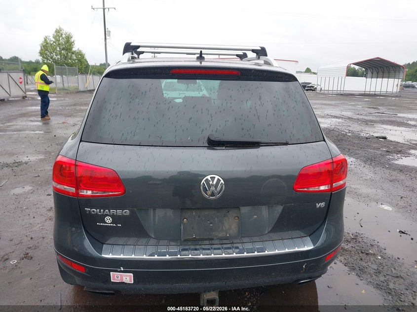 2014 Volkswagen Touareg 3.6L Sport VIN: WVGEF9BP8ED007695 Lot: 45183720