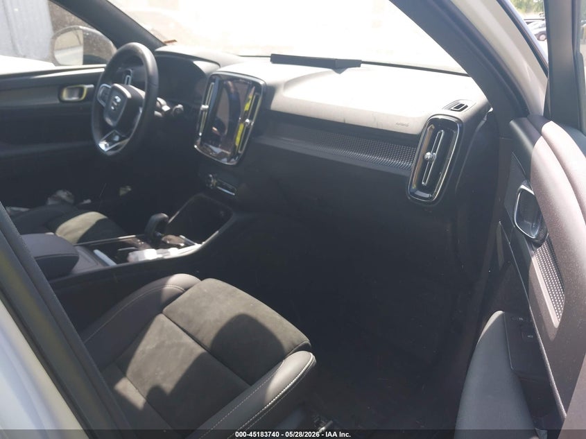 2022 VOLVO XC40 RECHARGE PURE ELECTRIC auction photo 5
