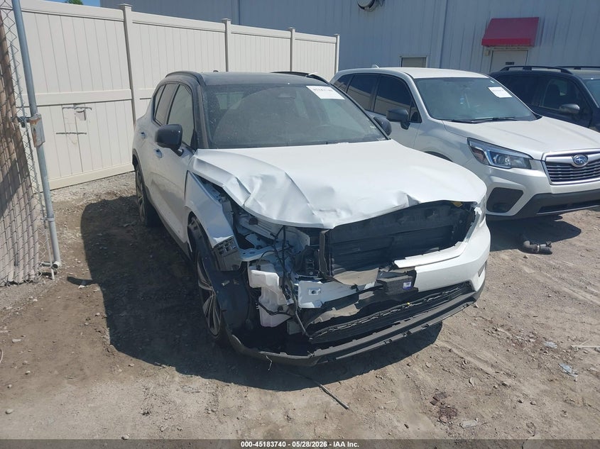 2022 VOLVO XC40 RECHARGE PURE ELECTRIC auction photo 6