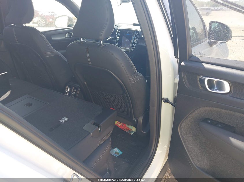 2022 VOLVO XC40 RECHARGE PURE ELECTRIC auction photo 8
