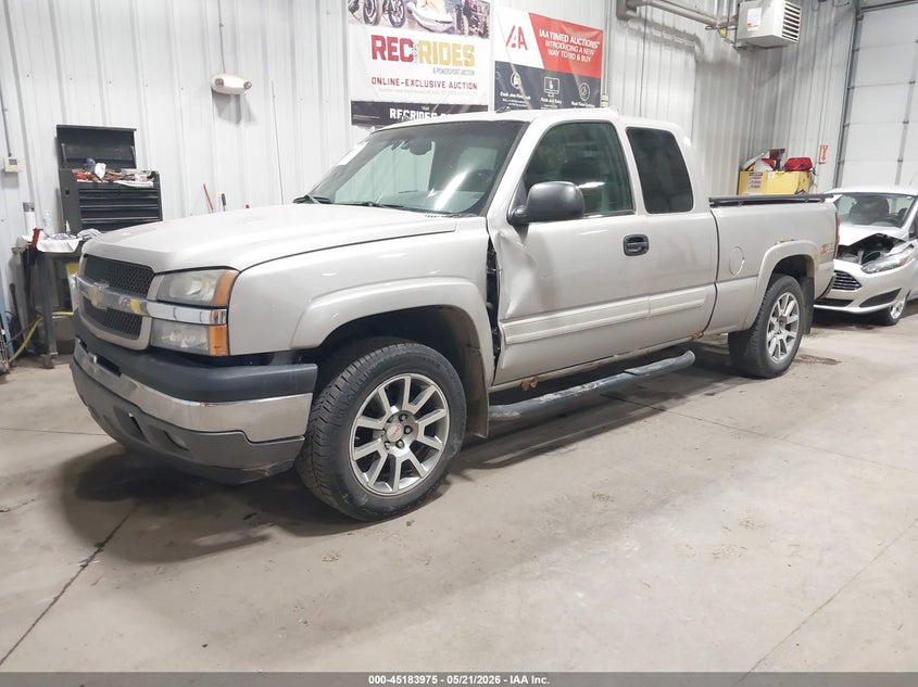 2005 CHEVROLET SILVERADO PICKUP 5.3L V-8 310HP
