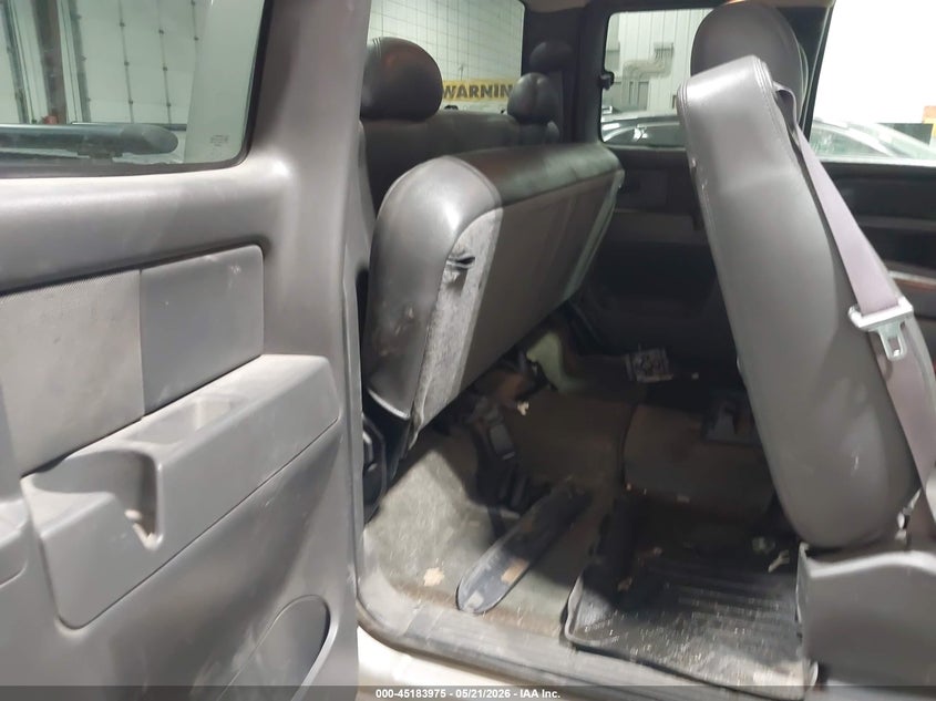 2005 CHEVROLET SILVERADO PICKUP 5.3L V-8 310HP