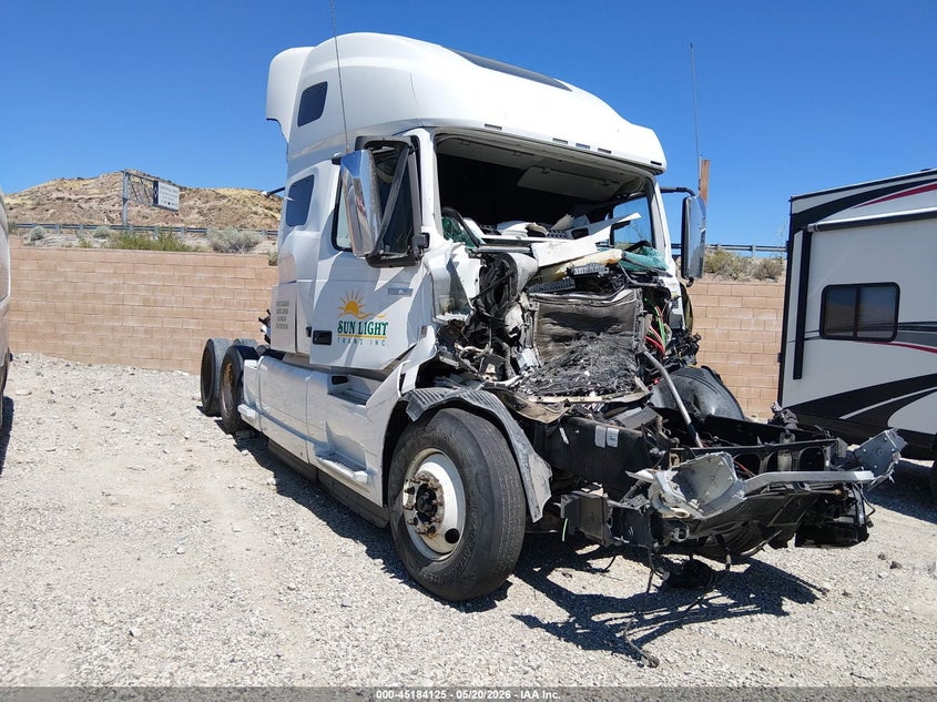 2022 VOLVO VNL auction photo 1