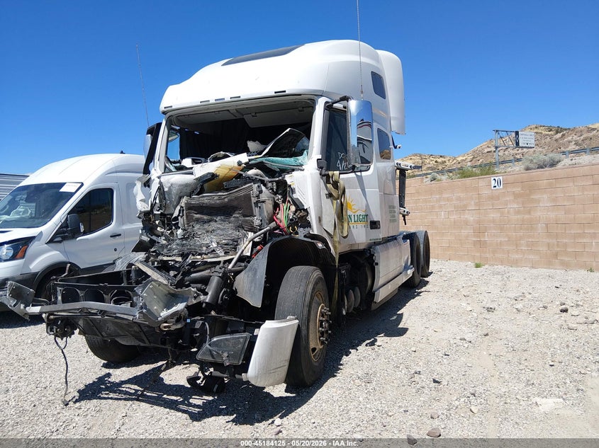 2022 VOLVO VNL auction photo 2