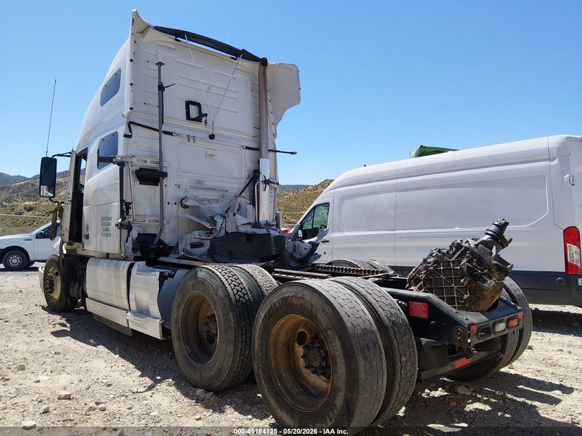 2022 VOLVO VNL auction photo 3