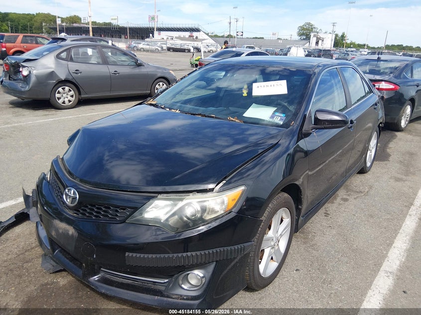 2014 TOYOTA CAMRY auction photo 2