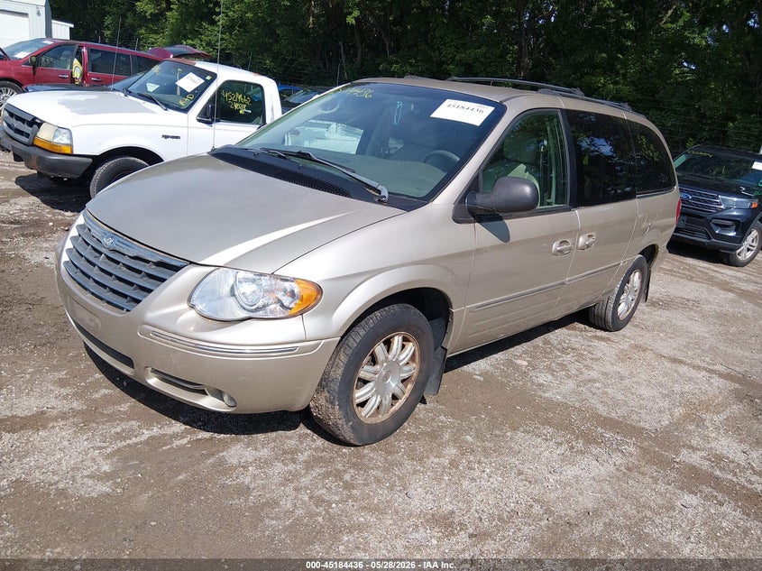 2C4GP54L35R433370 2005 Chrysler Town & Country Touring photo 1