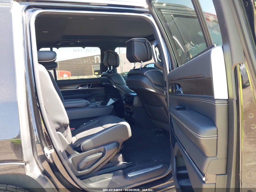 2022 JEEP GRAND WAGONEER auction photo 8