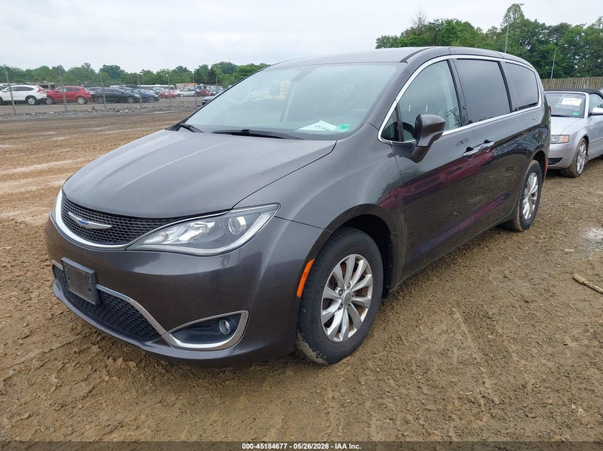 2018 Chrysler Pacifica Touring Plus 2C4RC1FG1JR133057 photo 1