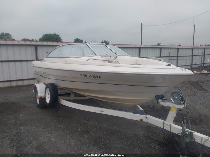 2001 BAYLINER 1950 CAPRI CLASSIC auction photo 1