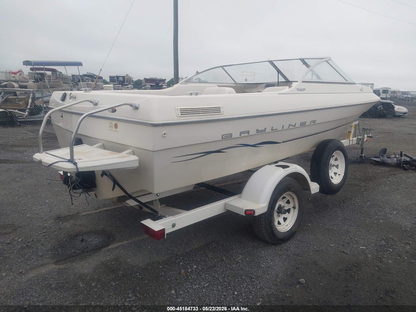 2001 BAYLINER 1950 CAPRI CLASSIC auction photo 4