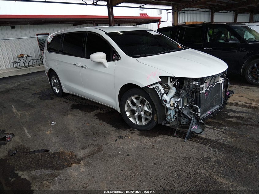 Vin: 2c4rc1fgxkr714767, lot: 45682652, chrysler pacifica touring plus 2019 img_1