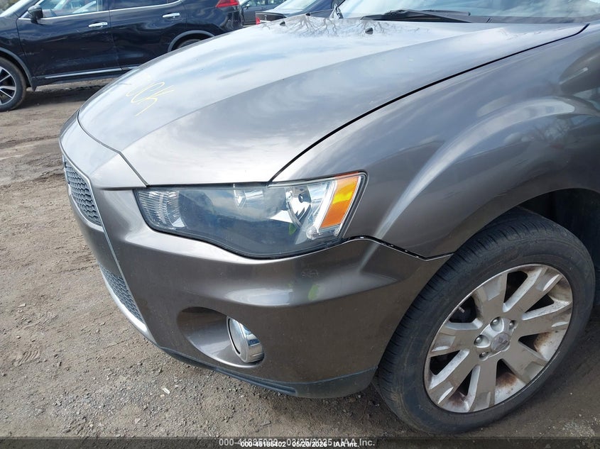MITSUBISHI OUTLANDER 2013 VIN JA4AS3AW7DU010228