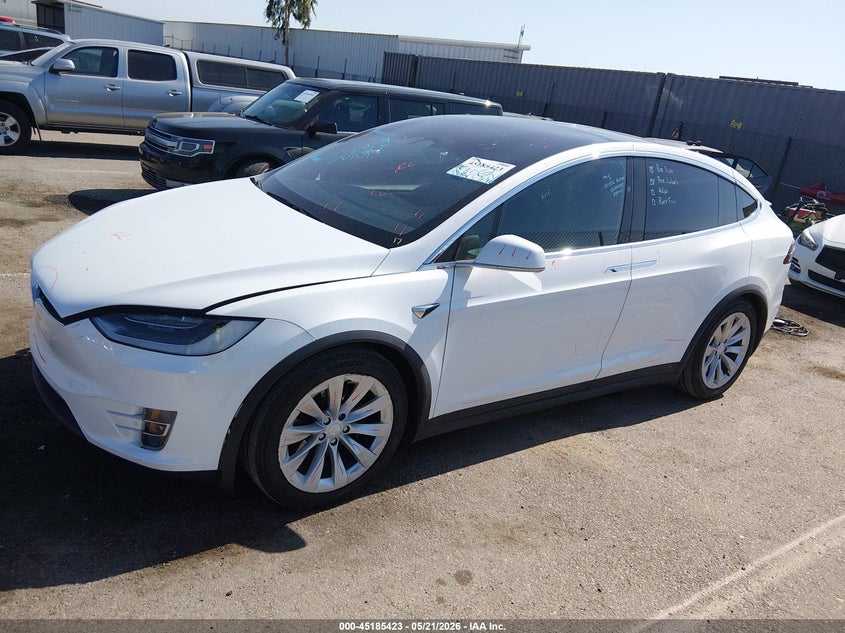 2018 Tesla Model X 100D/75D/P100D VIN: 5YJXCDE24JF136884 Lot: 45185423