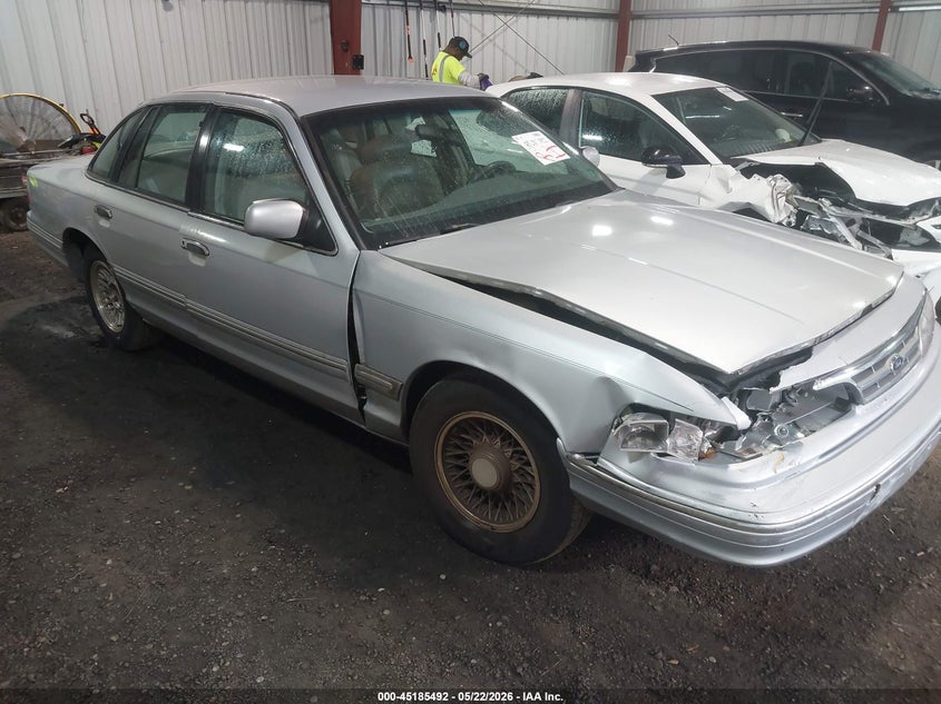 1997 Ford Crown Victoria Lx VIN: 2FALP74W4VX220403 Lot: 45185492