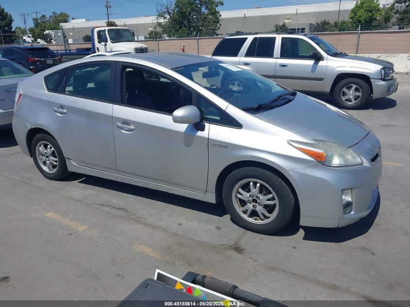 2010 TOYOTA PRIUS III