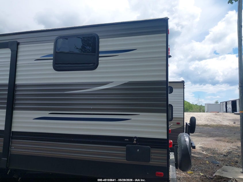 2021 PUMA XLE LITE TRAILER N/A