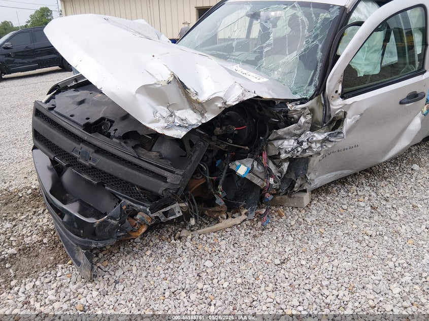 2011 CHEVROLET SILVERADO 1500 auction photo 6
