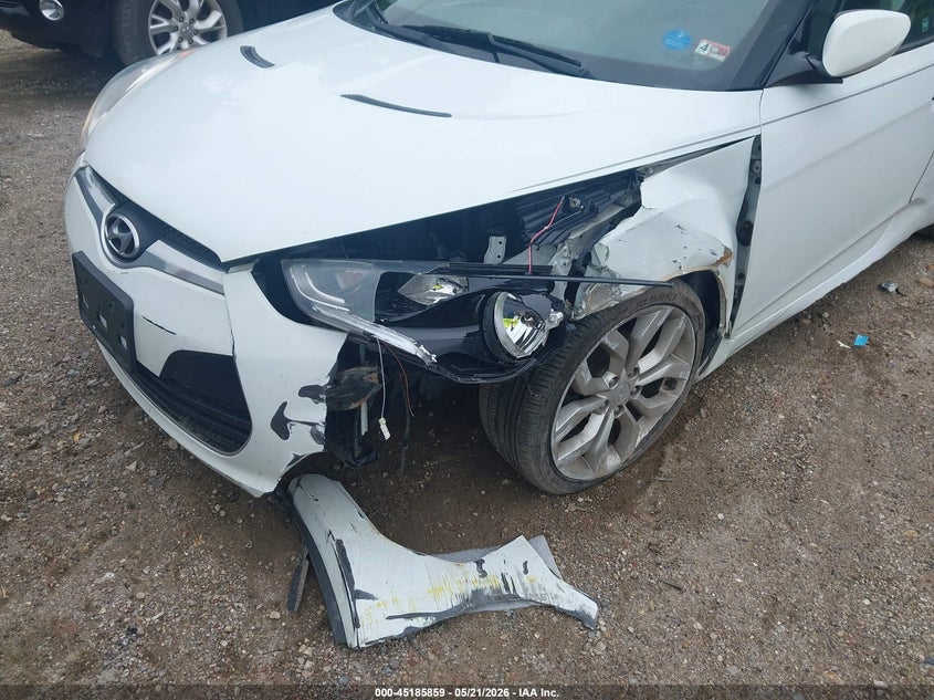 2013 Hyundai Veloster Base W/Gray VIN: KMHTC6AD9DU166861 Lot: 45185859