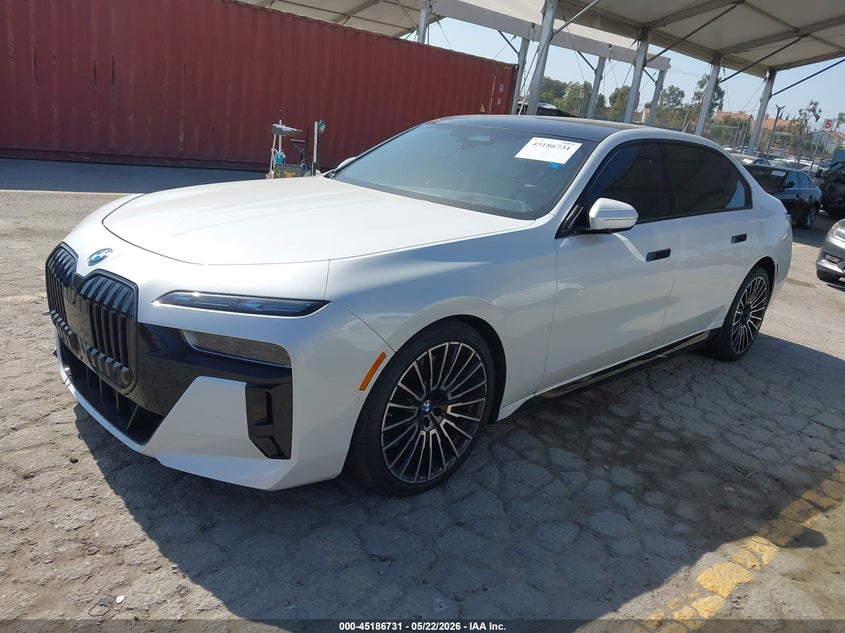 2025 BMW I7 auction photo 2