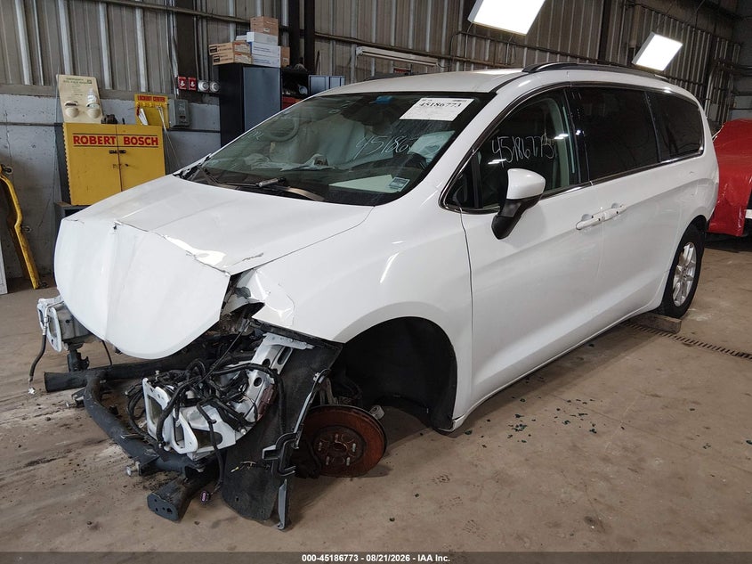 2020 CHRYSLER VOYAGER auction photo 2