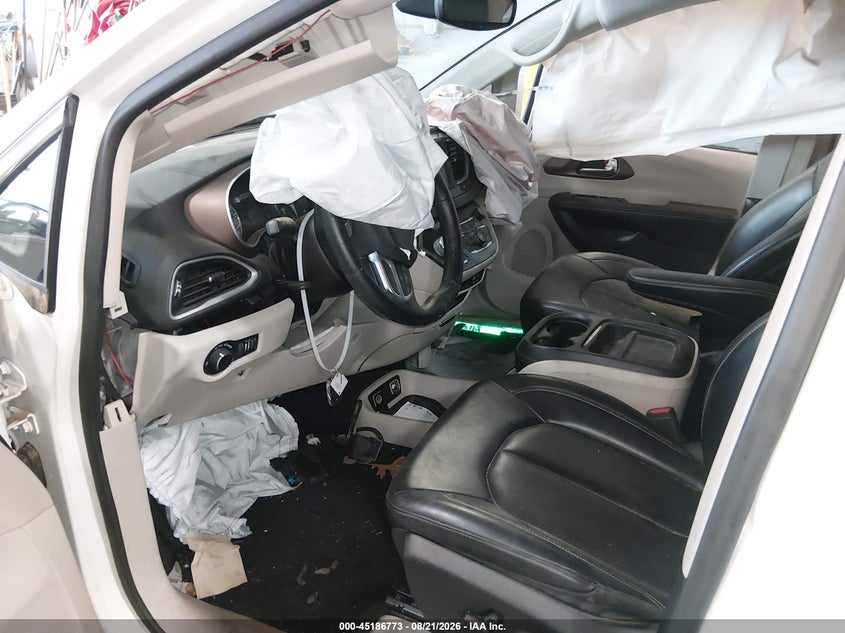 2020 CHRYSLER VOYAGER auction photo 5
