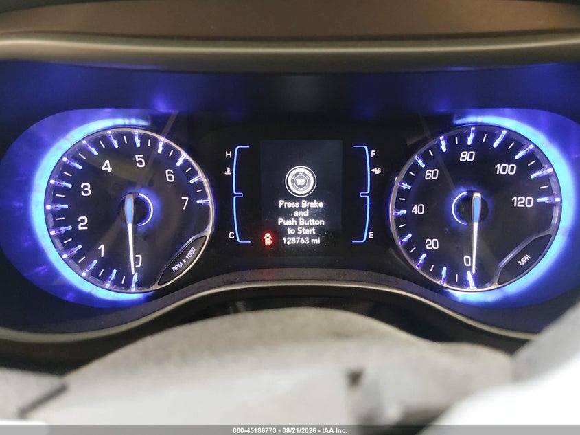 2020 CHRYSLER VOYAGER auction photo 7