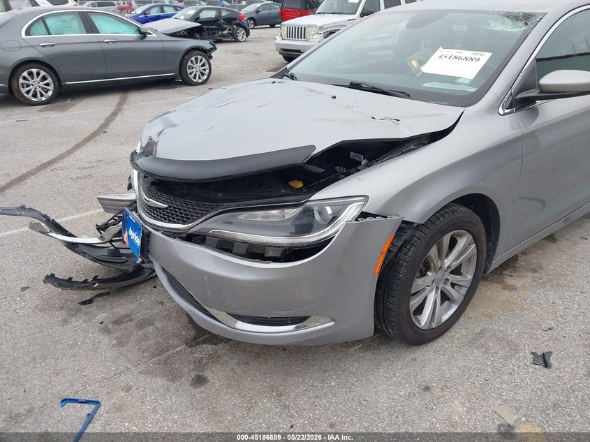2015 CHRYSLER 200 auction photo 6