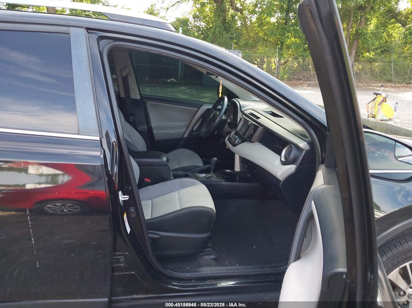 2017 TOYOTA RAV4 auction photo 5