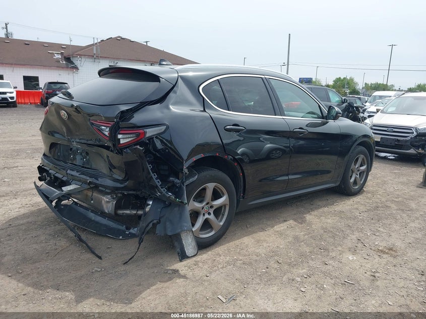Vin: zaspakan1m7d00264, lot: 45684699, alfa romeo stelvio awd 20214