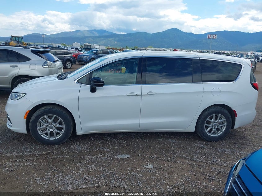 2024 Chrysler Pacifica 3.6 Touring L white Lot 111045187051 Vin 2C4RC1BG2RR167686