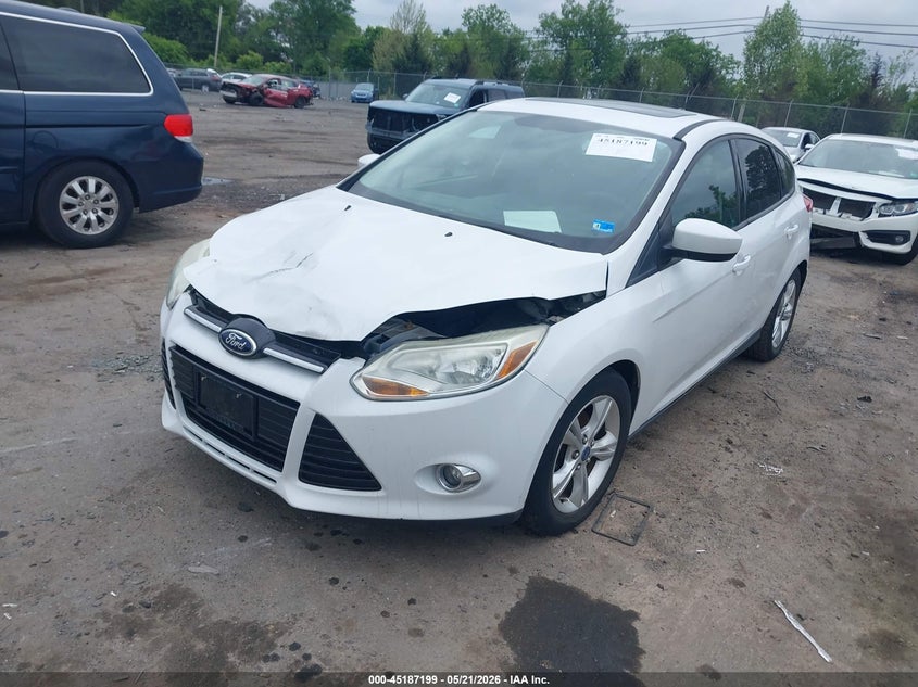 Vin: 1fahp3k27cl445312, lot: 45684911, ford focus se 20122