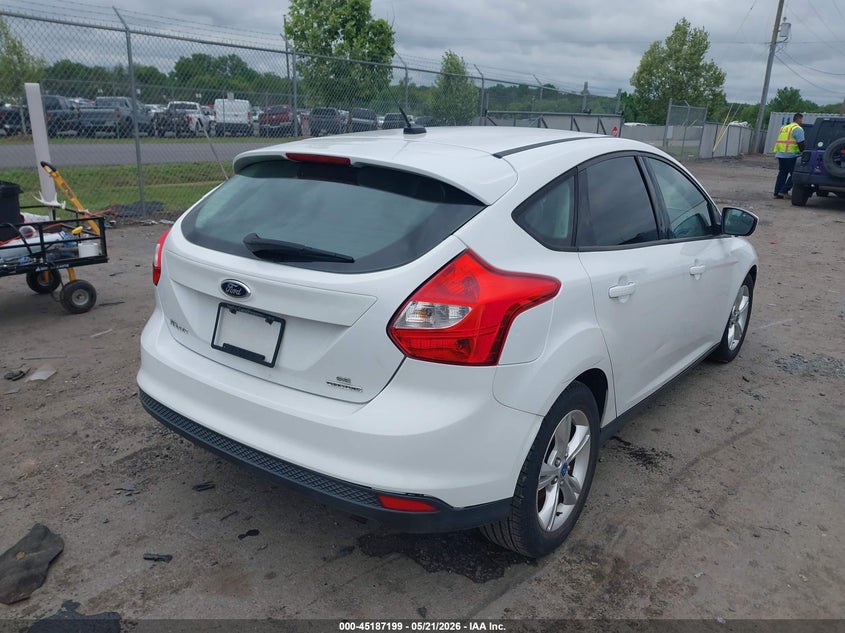 Vin: 1fahp3k27cl445312, lot: 45684911, ford focus se 20124