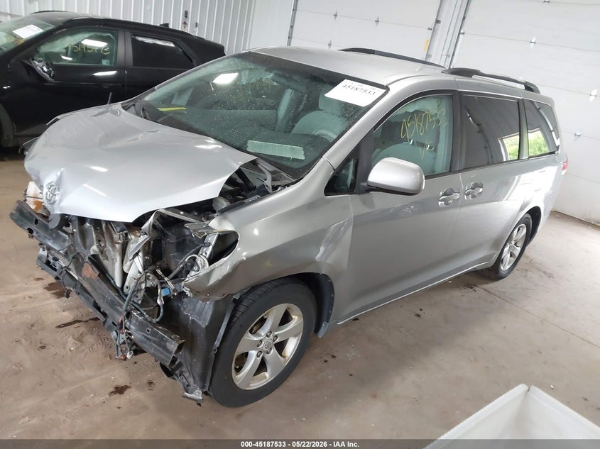 2011 Toyota Sienna Le 5TDKA3DC2BS006149 photo 1