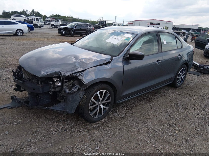 2016 VOLKSWAGEN JETTA auction photo 2
