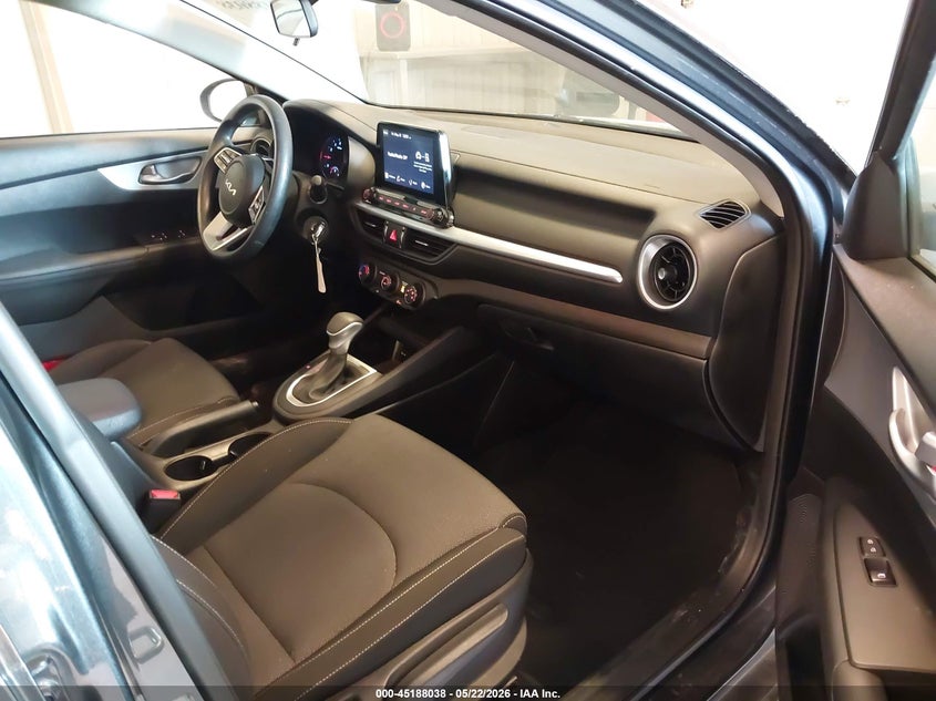 2024 KIA FORTE auction photo 5