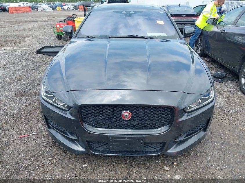 JAGUAR XE - zdjęcie 12