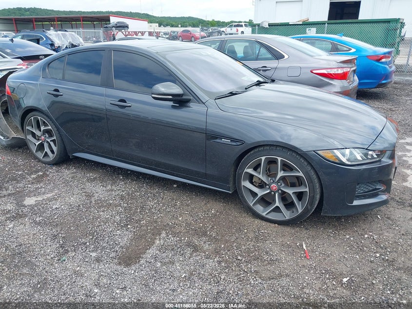 JAGUAR XE - zdjęcie 13