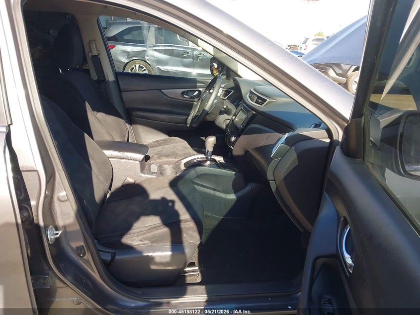 2016 NISSAN ROGUE auction photo 5