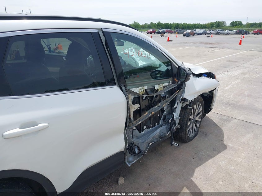VIN 1FMCU9J93LUB45531 2020 FORD ESCAPE TITANIUM