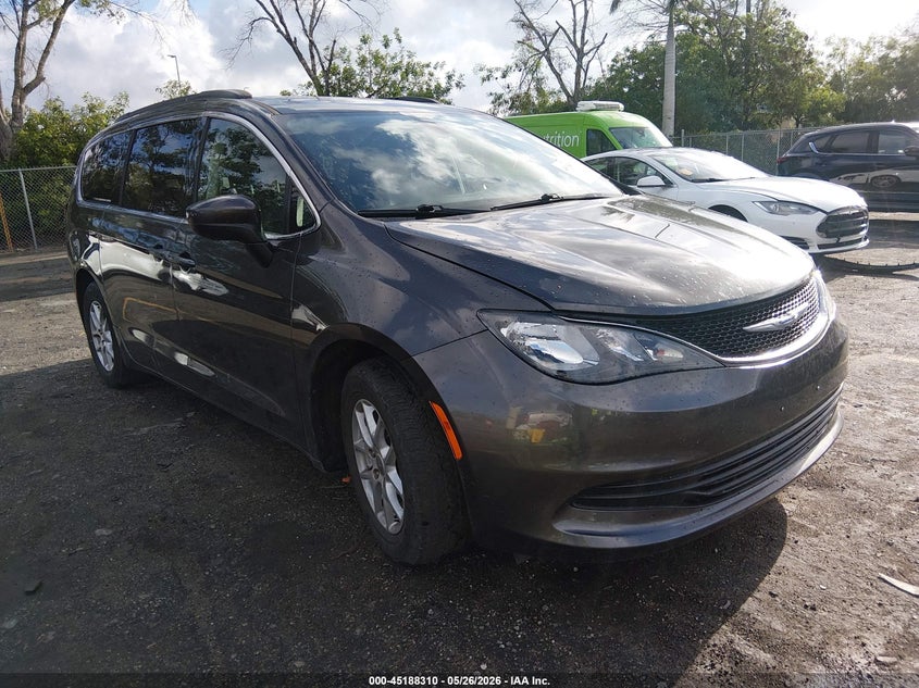 2020 Chrysler Voyager