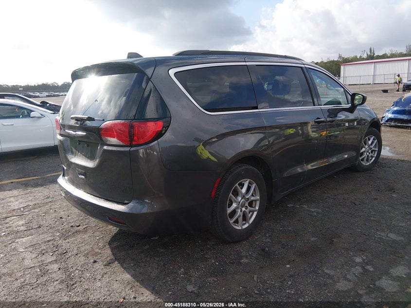 2020 CHRYSLER VOYAGER auction photo 4