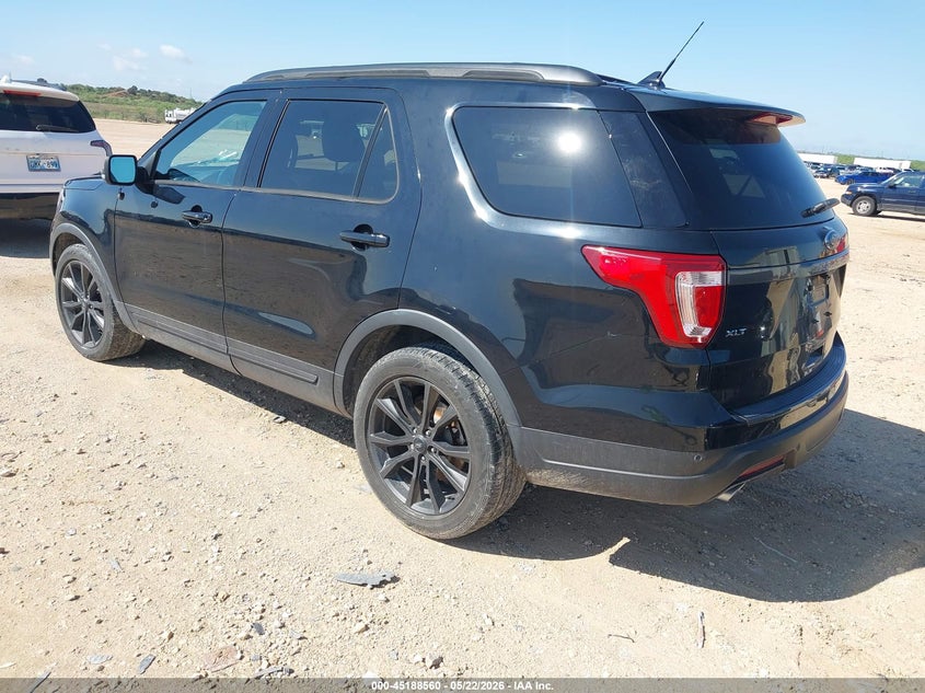 VIN 1FM5K7D82JGC68884 2018 FORD EXPLORER XLT