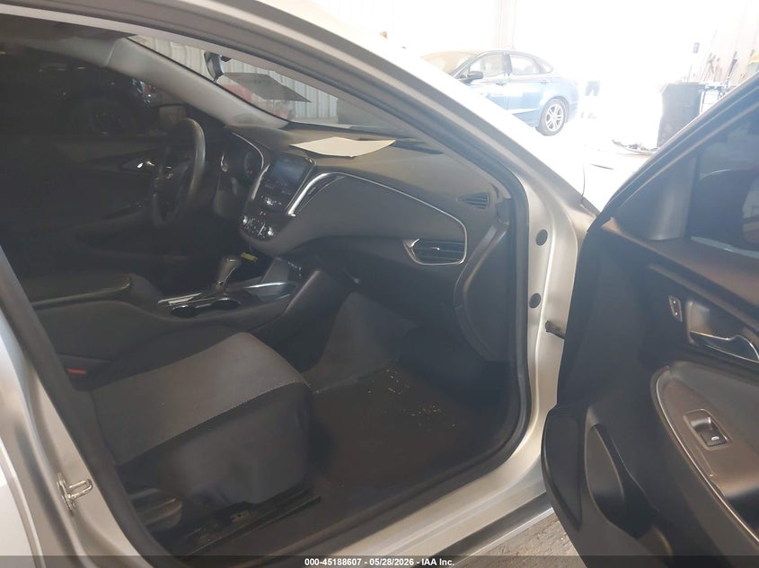 2020 CHEVROLET MALIBU auction photo 5