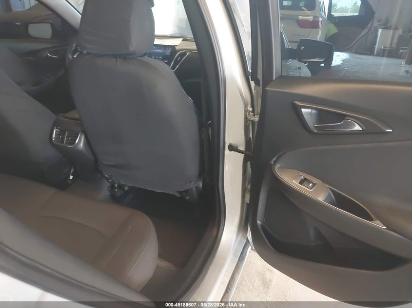 2020 CHEVROLET MALIBU auction photo 8