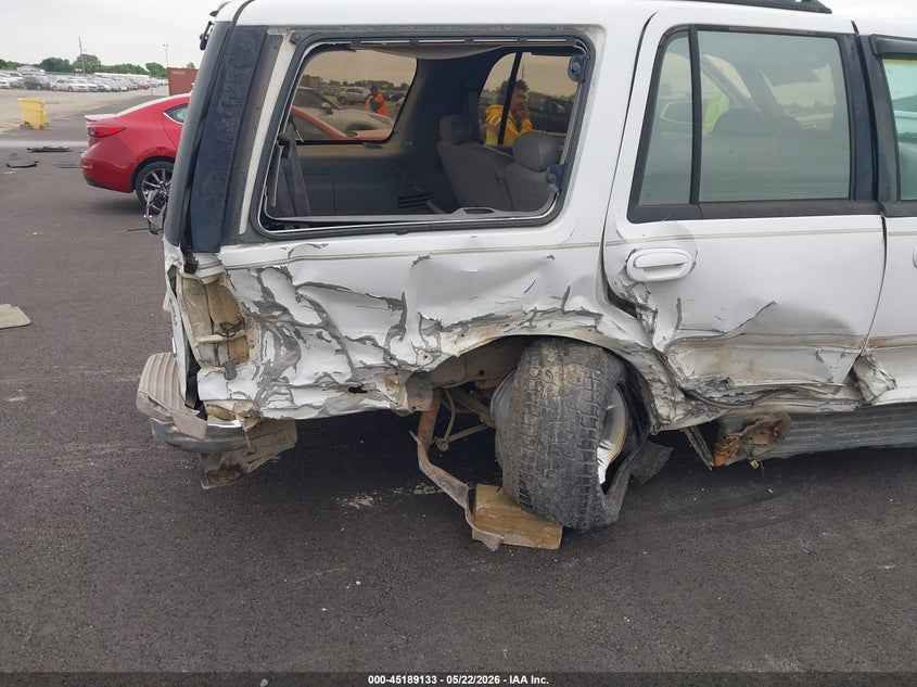 1997 Ford Expedition Eddie Bauer/Xlt VIN: 1FMFU18L2VLB42189 Lot: 45189133
